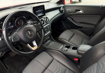 Mercedes GLA I Off-Roader Facelifting 1.6 200 156KM 2019 Mercedes-Benz GLA 1.6 T 156KM AT7 Style Salon PL ASO 1.6 Benzyna 156KM, zdjęcie 13