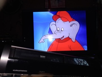 Видеорегистратор Grundig VS 930 VPT не похож ни на один другой!