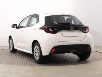 Toyota Yaris IV Hatchback 1.5 Dynamic Force 125KM 2022 Toyota Yaris 1.5 VVT-i, Salon Polska, zdjęcie 3