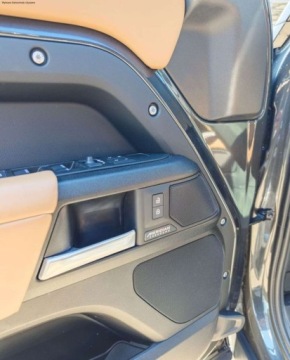 Land Rover Defender IV (L663) 90 3.0D R6 300KM 2025 Land Rover Defender Land Rover DEFENDER 130 3.0D I6 300PS AWD AUTO X-D 3.0, zdjęcie 15