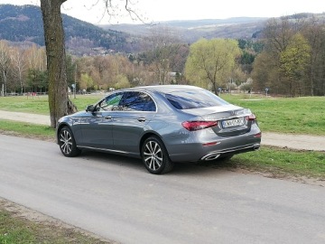 Mercedes Klasa E W214 Sedan Plug-In 2.0 300de 313KM 2023 Mercedes-Benz E 300e 4 Matic Hybryda Plug-in, zdjęcie 5