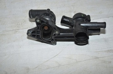 VOLKSWAGEN OE 03C121118D POUZDRO TERMOSTATU OCTAVIA EOS JETTA