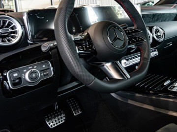 Mercedes CLA C118/X118 Shooting Brake Facelifting 2.0 200d 150KM 2025 200 d AMG Line Shooting Brake Combi 2.0 (150KM) 2025, zdjęcie 5