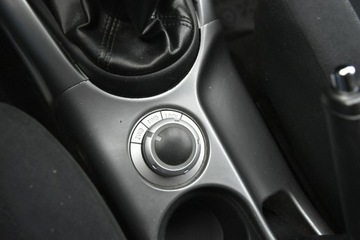 Mitsubishi Outlander II 2.0 DID DOHC 140KM 2007 Mitsubishi Outlander AWD 2.0DiD 140KM Manual 2007r, zdjęcie 6