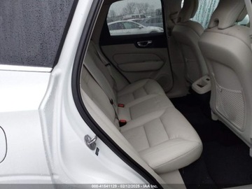 Volvo XC60 II 2023 Volvo XC 60 B5 Plus Bright Theme, 2023r., 4x4, 2.0L 2.0 Benzyna 247KM, zdjęcie 9