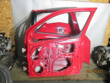 DVEŘE PRAVÉ PRAVÝ PŘEDNÍ DAIHATSU YRV LAK R29