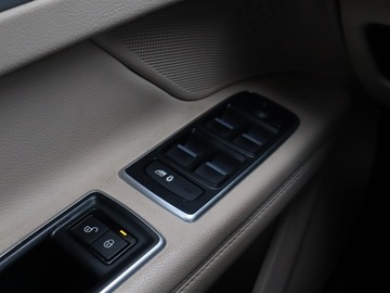 Jaguar XF II Sedan 2.0 i4D 180KM 2018 Jaguar XF 20d, 1. Właściciel, 177 KM, Automat, zdjęcie 17