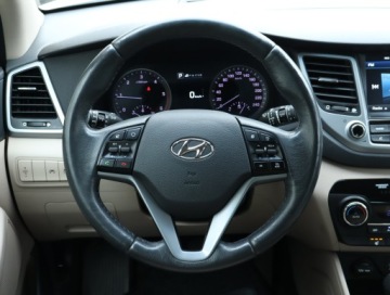 Hyundai Tucson III SUV 1.7 CRDi 141KM 2016 Hyundai Tucson 1.7 CRDi, Salon Polska, Serwis ASO, zdjęcie 23