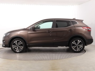 Nissan Qashqai II Crossover 1.2 DIG-T 115KM 2017 Nissan Qashqai 1.2 DIG-T, Automat, Navi, Klima, zdjęcie 2