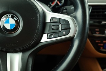 BMW Seria 5 G30-G31 Limuzyna 520d 190KM 2017 BMW 5 520d xDrive, Serwis ASO, 187 KM, 4X4, zdjęcie 18