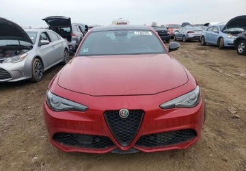 Alfa Romeo Giulia II Sedan Facelifting 2.0 Turbo 280KM 2021 Alfa Romeo Giulia Auta z USA - Zapytaj o wiecej ofert 2.0 Benzyna 280KM, zdjęcie 2