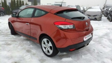 Renault Megane III Coupe 1.6 16v 110KM 2009 Renault Megane Coupe 1.6i 110kM Klima Navi Keyless Xenon Bluetooth Temp. G, zdjęcie 2