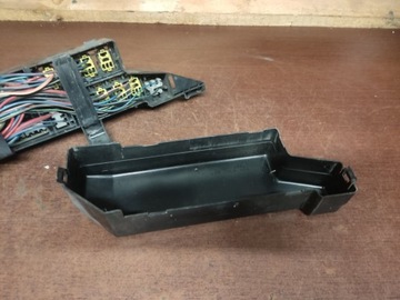 MITSUBISHI PAJERO II 2.8TD 4M40 SKŘÍŇKA POJISTEK