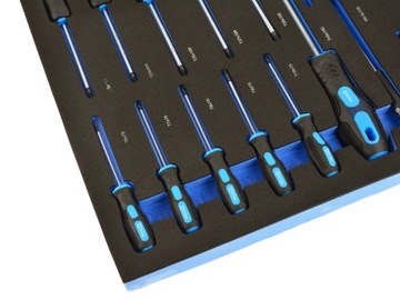 Вставка – набор отверток из 21 предмета.