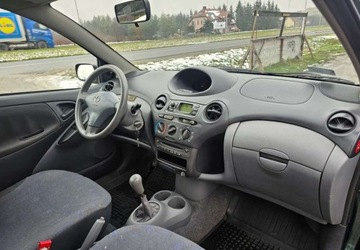 Toyota Yaris I 1.0 i 16V 68KM 2001 Toyota Yaris Toyota Yaris 1.0 Base Benzyna 68KM, zdjęcie 16