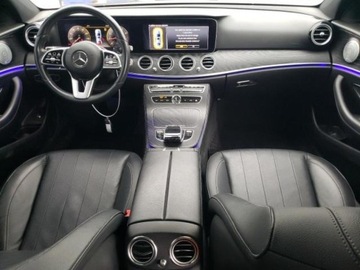 Mercedes Klasa E W213 2020 Mercedes-Benz Klasa E 350, 2020r., 2.0L 2.0 Benzyna 255KM, zdjęcie 6