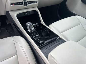 Volvo XC40 Crossover 2.0 D3 150KM 2019 Volvo XC 40 D3 2.0d 150KM Inscription / Hak Kamera, zdjęcie 22
