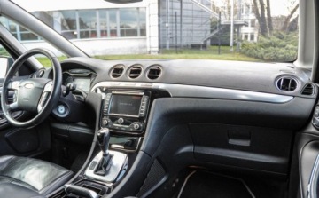 Ford S-Max I Van Facelifting 2.0 Duratorq TDCi DPF 140KM 2011 Ford S-Max 2,0TDCI Automat Lift Skory Bezwypadkowy 7-osobowy 2.0 Diesel, zdjęcie 9