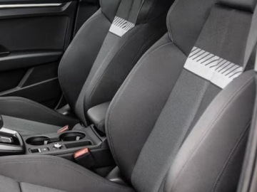 Audi A3 8Y Limousine Facelifting 1.5 35 TFSI 150KM 2025 AUDI A3 35 TFSI S Line Sedan 1.5 (150KM) 2025, zdjęcie 3