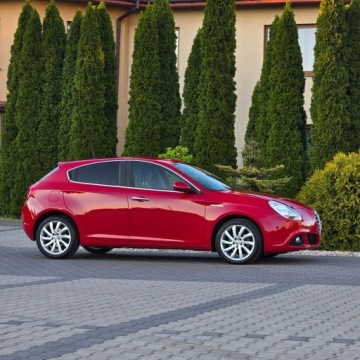 Alfa Romeo Giulietta Nuova II Hatchback 5d Facelifting 1.6 JTDM-2 120KM 2015 Alfa Romeo Giulietta 1.6 120KM JTDM 16V Sport, zdjęcie 39