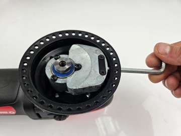 АВТОПОЛИРОВАЛЬНАЯ МАШИНА С РЕГУЛИРОВКОЙ ДВОЙНОГО ДЕЙСТВИЯ + ГУБКА