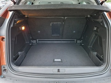 Peugeot 3008 II Crossover 1.2 PureTech 130KM 2019 Peugeot 3008 Automat. Virtual kokpit. Navigacja, zdjęcie 17