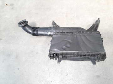 MERCEDES-BENZ VITO II W639 2.2CDI POUZDRO FILTRU VZDUCHU A0000903851