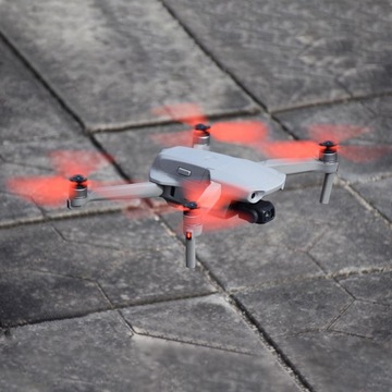 Малошумные пропеллеры, три лопасти, красные, 2 пары.