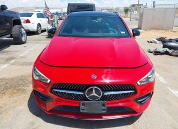 Mercedes CLA C118/X118 2020 Mercedes-Benz CLA 2020, 2.0L, porysowany lakier 2.0 Benzyna 221KM, zdjęcie 4