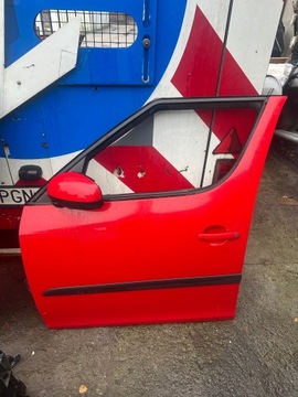 DVEŘE LEVÉ PŘEDNÍ KOMPLETNÍ SKODA ROOMSTER 9153