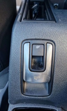 Volkswagen Golf VI Cabriolet 2.0 TDI-CR DPF 140KM 2012 Volkswagen Golf Cabrio KABRIO Biala PERLA 2.0 TDI CR Navi Tempomat 2.0, zdjęcie 21