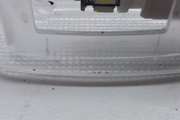 OSVĚTLENÍ VNITŘNÍ MERCEDES-BENZ C (W204) A2218200401 2.1L DIESEL 150KW