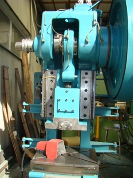 ШВЕДСКИЙ ЭКСЦЕНТРИЧЕСКИЙ ПРЕСС SMV 30 T