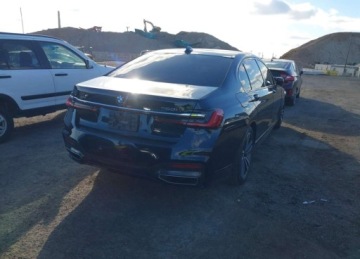 BMW Seria 7 G11-G12 Sedan Facelifting 4.4 750i 530KM 2020 BMW Seria 7 BMW 750I XDRIVE 4.4 Benzyna 530KM, zdjęcie 2