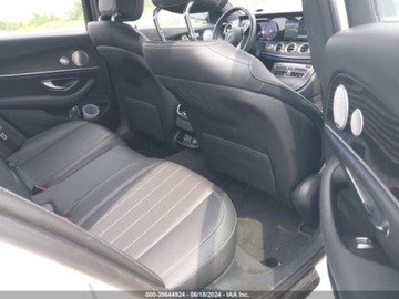 Mercedes Klasa E W213 2019 Mercedes-Benz Klasa E 2019 Mercedes-Benz E-Class E 300 RWD Sedan 2.0 241KM, zdjęcie 10