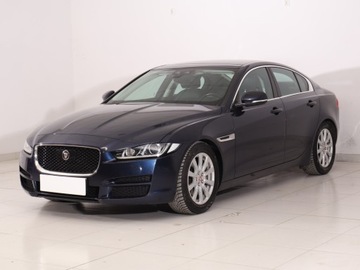Jaguar XE Sedan 2.0 i4 180KM 2018 Jaguar XE 20d, 177 KM, Automat, Skóra, Navi, zdjęcie 1