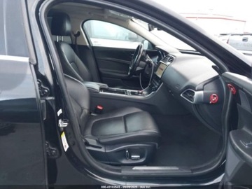 Jaguar XE 2019 Jaguar XE Xe 25t 2.0 Benzyna 247KM, zdjęcie 9