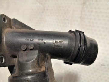 BMW 5' G30 3.0D B57 POUZDRO TERMOSTATU 8576289