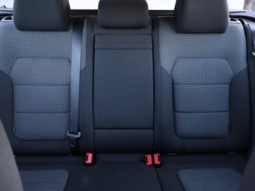 Volkswagen Passat B7 Variant 1.6 TDI CR DPF BlueMotion 105KM 2011 VW Passat 1.6 TDI, Navi, Klima, Klimatronic, zdjęcie 9