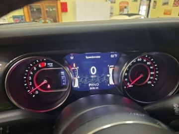 Jeep Wrangler IV 2021 Jeep Wrangler Unlimited Rubicon 392 Convertible 2021 6.4 Benzyna 470KM, zdjęcie 9