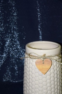 БЕЖЕВАЯ КЕРАМИЧЕСКАЯ ВАЗА H17,5 СМ