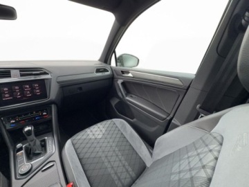 Volkswagen Tiguan II SUV Facelifting 2.0 TDI 200KM 2022 Volkswagen Tiguan 2.0 TDI SCR 4Mot R-Line DSG, Serwis ASO, Gwarancja, FV23, zdjęcie 30