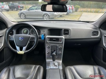Volvo S60 II 2010 Volvo S60 D5AWDaut SummumxenonBLISACC alu17skoraserwis w ASO Volvo, zdjęcie 10