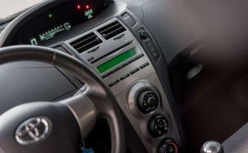 Toyota Yaris II Hatchback 5d 1.33 Dual VVT-i 101KM 2009 Toyota Yaris Toyota Yaris 1.3 Benzyna 101KM, zdjęcie 5