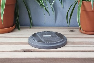 Подставка из БАЗАЛЬТОВОЙ ГЛИНЫ, блюдце для воды, 18 см.