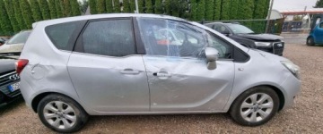 Opel Meriva II Mikrovan Facelifting 1.4 Turbo ECOTEC 120KM 2016 Opel Meriva 2016r, 1.4 Benzyna. Uszkodzona. Poobijana. Jezdzi. 1.4 Benzyna, zdjęcie 14