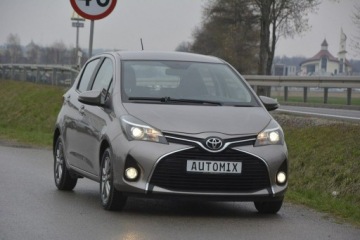 Toyota Yaris III Hatchback 5d Facelifting 1.33 Dual VVT-i 99KM 2015 Toyota Yaris 1.33 Benzyna nawi hak kamera cofania, zdjęcie 14