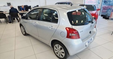 Toyota Yaris II Hatchback 5d 1.3 i VVT-i 86KM 2006 Toyota Yaris 1.3 16V VVT-i 87KM Klimatyzacja 1.3 Benzyna 87KM, zdjęcie 5
