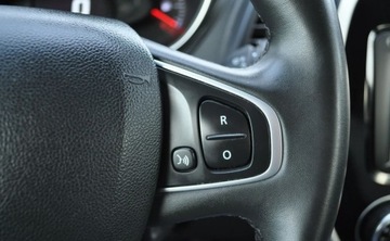 Renault Captur I Crossover 0.9 Energy TCe 90KM 2017 Renault Captur LIFT Benzyna Klimatyzacja Nawigacja Benzyna 90KM, zdjęcie 24