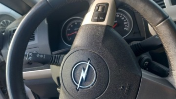 Opel Zafira B 1.8 ECOTEC 140KM 2008 Opel Zafira Opel Zafira B 2008 rok 1.8 benzyna 140 KM 7 osob 1.8 Benzyna, zdjęcie 9